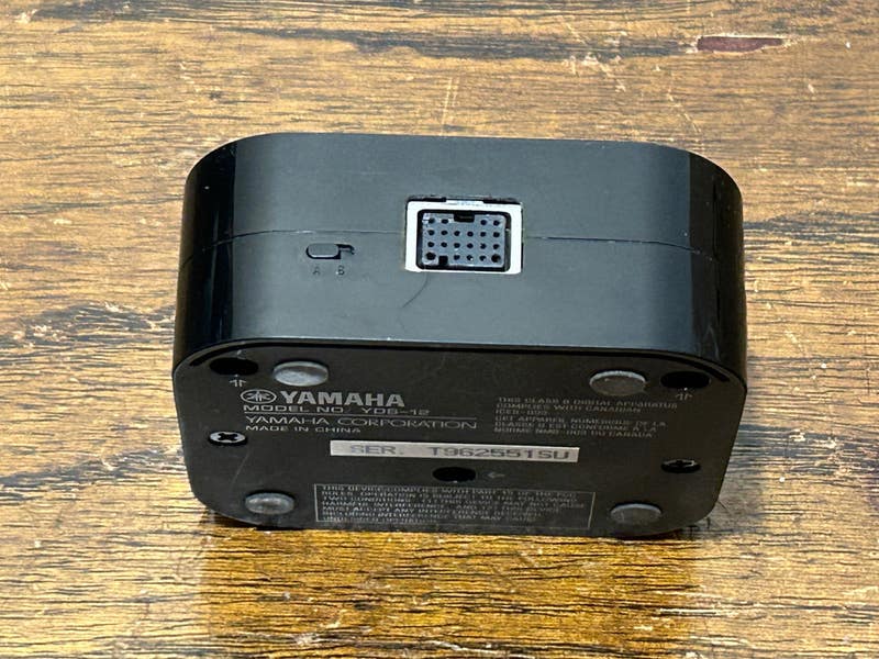 Yamaha YDS-12 Universal Audio Dock For Apple iPod and iPhone