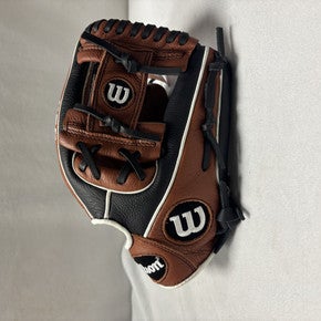 Wilson (Used) Brown Right Hand Throw 11.5" Baseball Glove