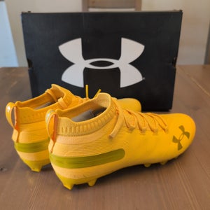 UA Spotlight Pro Suede football cleats/ mens size 9