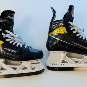 Used Bauer Supreme UltraSonic Hockey Skates Regular Width - Size 5.5
