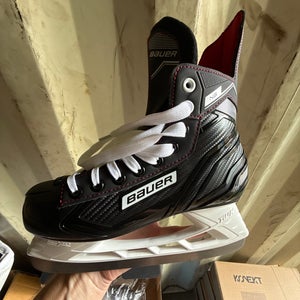 Bauer Ns Hockey Skates Regular Width  Size 4 (New)