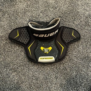 Goalie neck protector