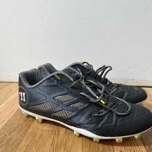Gray Men's Size M 11.0 (W 12.0) Adult Warrior Low Top Burn 8.0 Molded Cleats (Used)