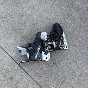 2022 CCM AS-V Hockey Skates Wide Width  Size 5.5 (Used)