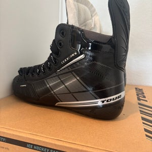 Brand new Tour Code LX boot. Senior, size 8.