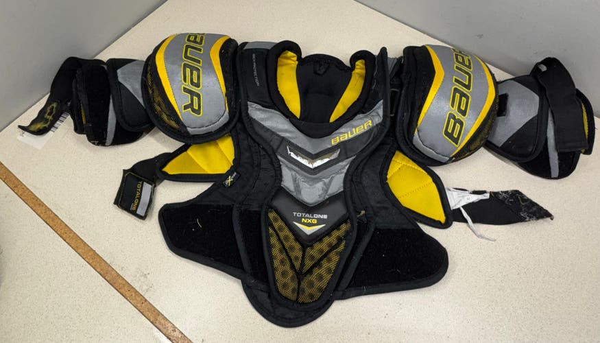 Youth Medium Bauer Supreme TotalOne NXG Shoulder Pads (Used)
