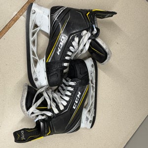 CCM Super Tacks Hockey Skates Regular Width Size 4 (Used)