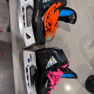 True TF9 Goalie Skates Size 4R
