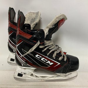 CCM (Used) Intermediate Junior Size 2.5 Hockey Skates