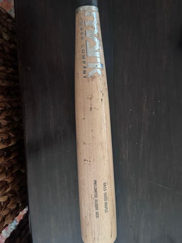 2024 Training Bat Wood 31.5 oz 33.5" (Used). Player Issued Pro Ball
