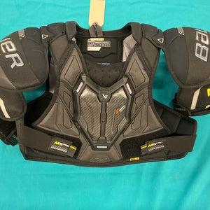 Medium Intermediate Bauer Supreme M5 Pro Shoulder Pads (Used)