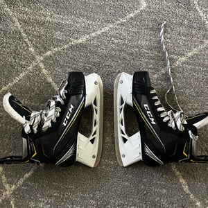 CCM Tacks 9070 Hockey Skates Regular Width 8.5 (Used)