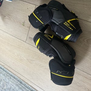 Small Senior CCM Vector Pro Elbow Pads (Used)
