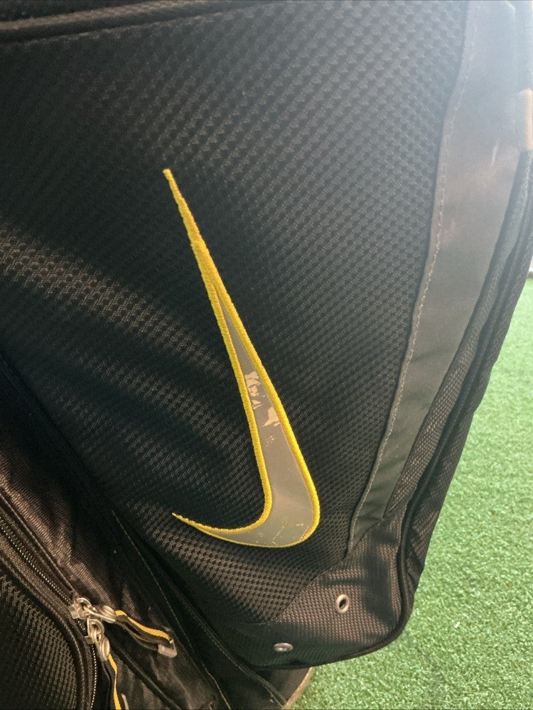 Nike Sasquatch Stand Bag 14-way Dividers W/ No Rain Cover