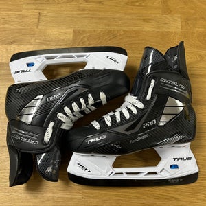 TRUE CATALYST PRO CUSTOM SKATES 7.5R (NEW)
