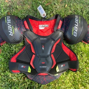 Large Intermediate Bauer Vapor 3X Shoulder Pads (Used)