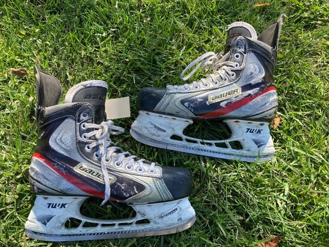 Senior Bauer Vapor APX Hockey Skates Regular Width 9.5 (Used)