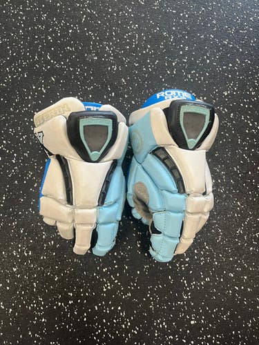 Used Maverik KOOPER ROME RX3 Lacrosse Gloves Mens Carolina Blue And White MD 11849-S000028494