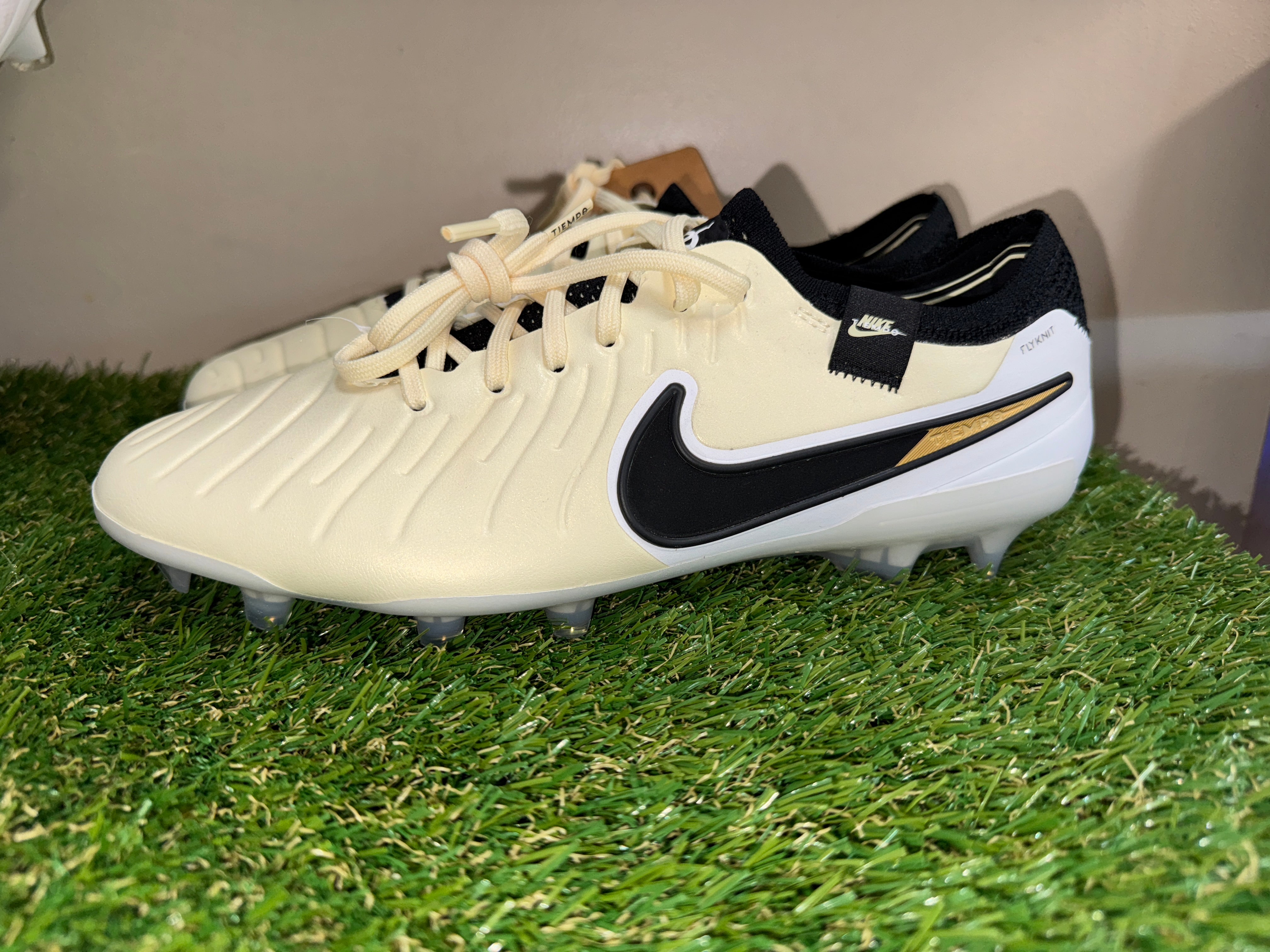 Nike Tiempo Legend 10 Elite FG Soccer Cleats Men 7 Women 8.5 Lemonade Nike Tiempo Legend 10 FG Cleats Men 7 Women 8.5 Lemonade | eBay main image 2