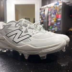 White Women's Size M 8.5 (W 9.5) New Balance Low Top Molded Cleats (New)