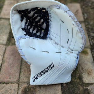 Sr. Passau Goalie Glove Regular (Used)