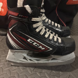 CCM JetSpeed FT440 Hockey Skates Regular Width Size 2 (Used)