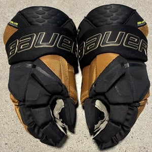 3 Bauer Vapor Hyperlite Gloves 15”