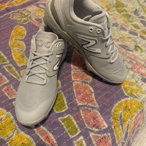 Gray Men's Adult Size M 10.0 (W 11.0) New Balance Cleats (New)