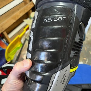 Intermediate CCM Tacks AS 580 12" Shin Pads (Used)