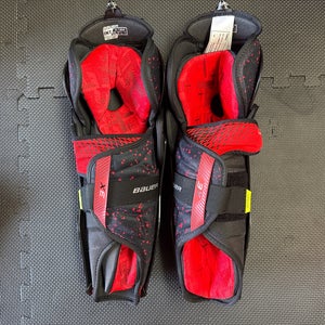 Like New Senior Bauer Vapor 3X 14" Shin Pads