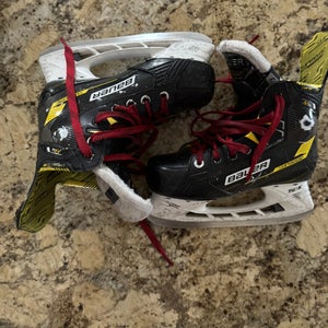 2023 Bauer Supreme M4 Hockey Skates Regular Width Size 3 (Used)