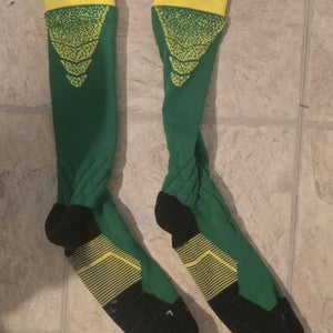 Lot of 6 Nike Socks