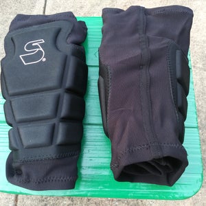Sondico #840KP01 GK Kneepads  Size Large (New)