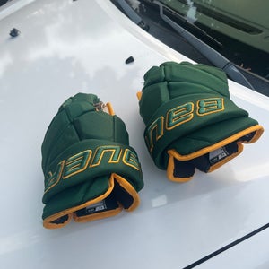 Bauer Hockey gloves