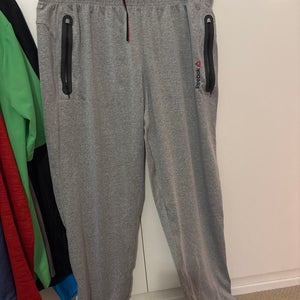 Gray Large Men's Reebok Pants (Used)