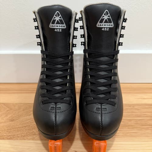 Jackson Ultima Finesse JS452 Boys Black Figure Ice Skates Size 4