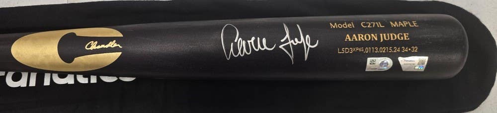 Yankees AARON JUDGE 2024 Player Issued SIGNED Authentic Black Chandler Bat COA
