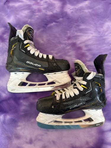 Junior Bauer Supreme M5 Pro Hockey Skates Regular Width Size 3.5 (Used)