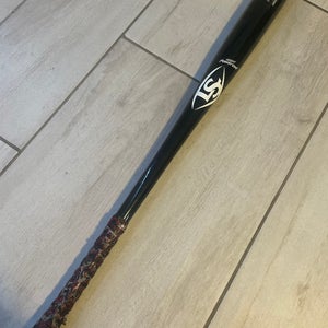 Louisville Slugger Legacy Series 5 M9 C243 Maple BBCOR Certified Bat (-3)  30 oz 33" (Used)
