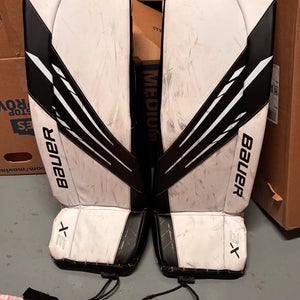 32" Bauer Vapor 3X Goalie Leg Pads (Used)