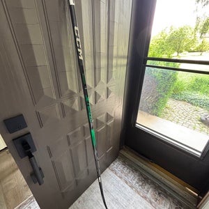 (2) Intermediate CCM JETSPEED FTW Right Handed Hockey Stick P88  (New)