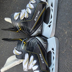 CCM Tacks 9060 Hockey Skates 10 (Used)