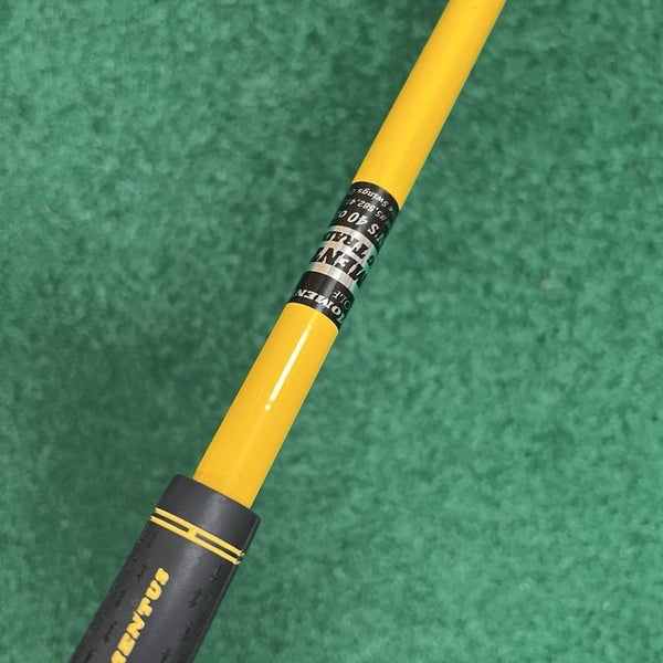 Momentus Golf Swing Trainer 40 oz Weighted Club w/ Formed Grip Right ...