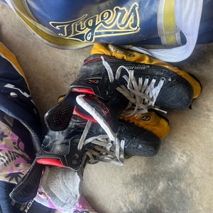 Bauer Vapor 2X Hockey Skates Regular Width 8.5 (Used)