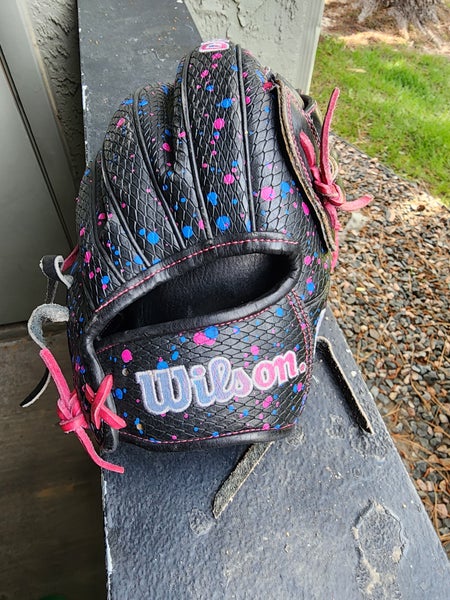 Wilson Right Hand Throw Infield A2000 EL3 Baseball Glove 12" (Used)