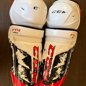 Intermediate CCM Jetspeed FT4 pro 13" Shin Pads (Used)