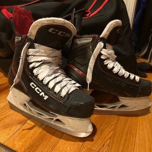 CCM JetSpeed Hockey Skates Regular Width 6 (Used)