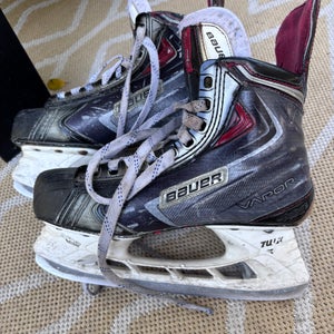 Bauer Vapor APX2 Hockey Skates Regular Width Size 4.5 (Used)
