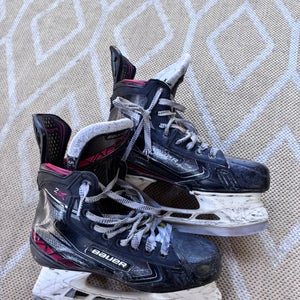 Bauer Vapor 2X Hockey Skates Regular Width Size 5.5 (Used)