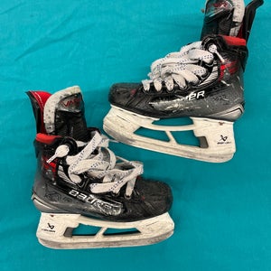 Junior Bauer Vapor X5 Pro Hockey Skates | Size 1 (Used)